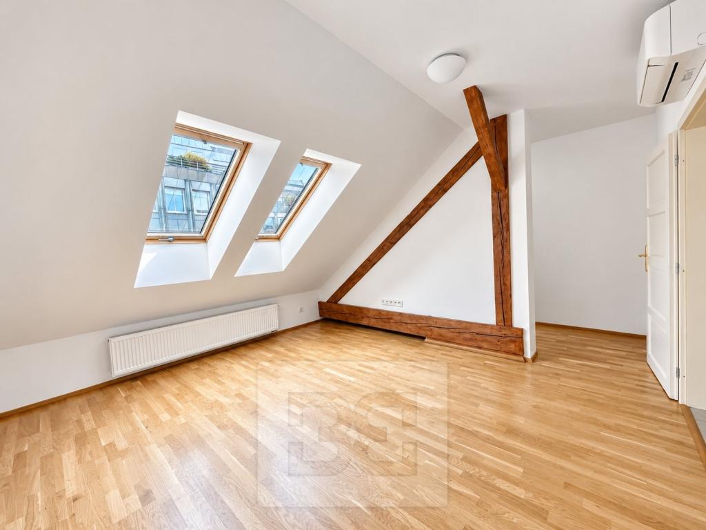 Pronájem bytu 2+kk 72 m2, Praha – náhled fotky 10