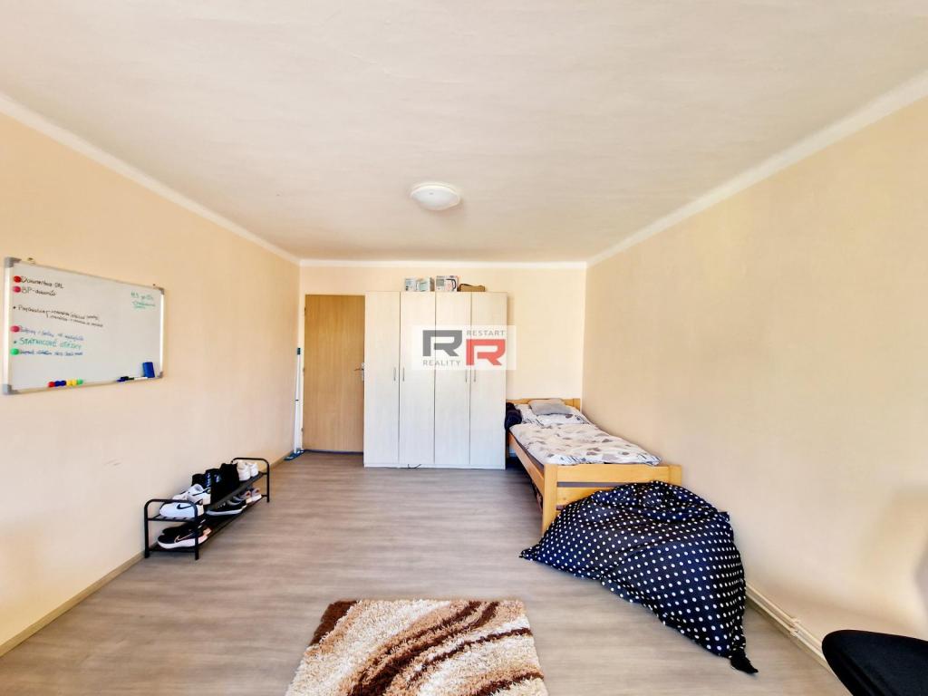 Pronájem bytu pokoj 16 m2