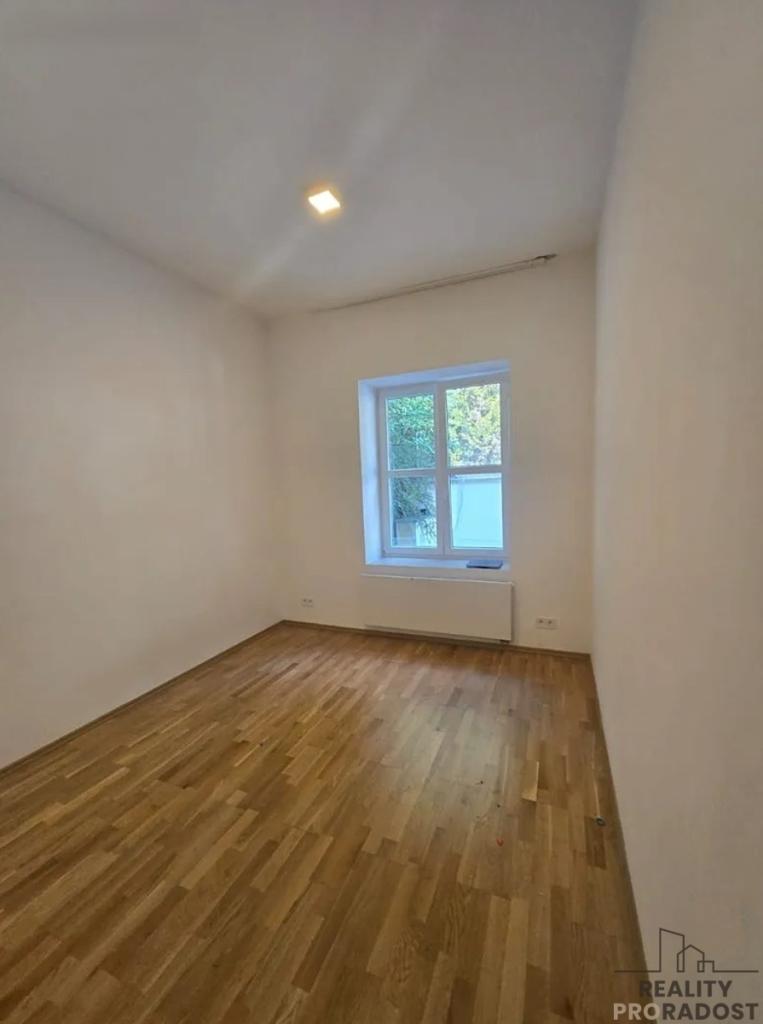Pronájem bytu 4+kk 107 m2