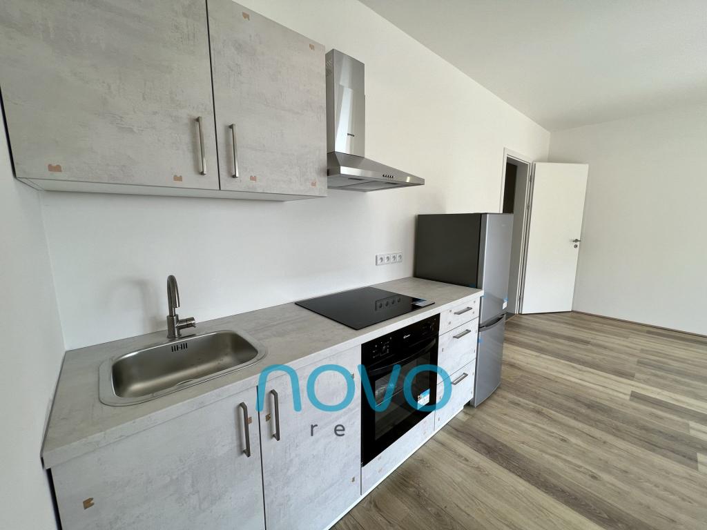 Pronájem bytu 1+kk 34 m2, Praha – náhled fotky 9