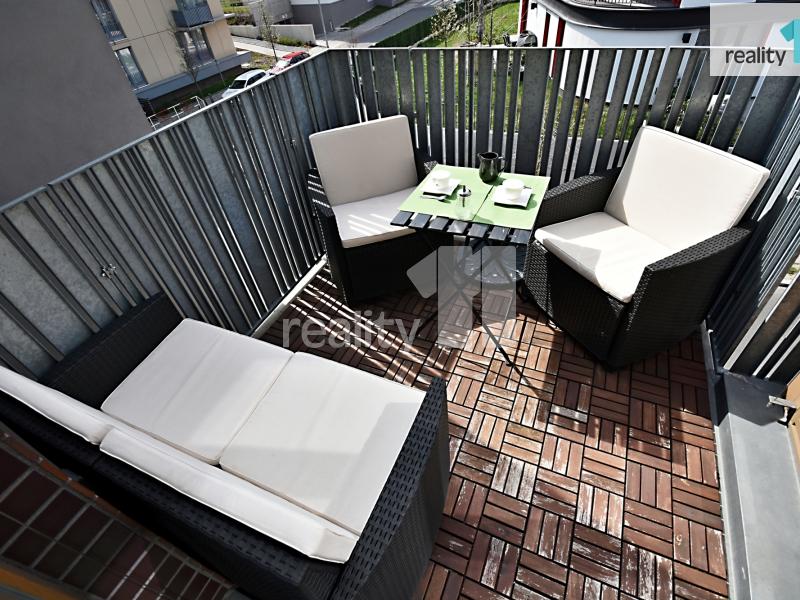 Pronájem bytu 3+kk 86 m² – pohled 6