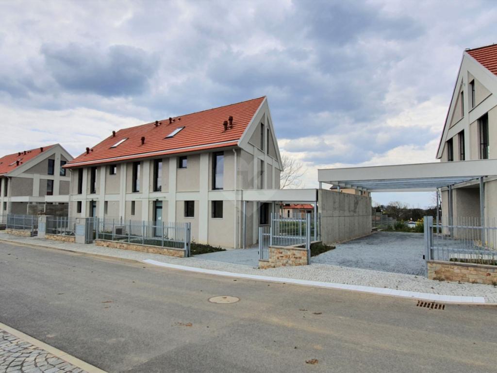 Pronájem bytu 2+kk 47 m2, Praha – náhled fotky 11