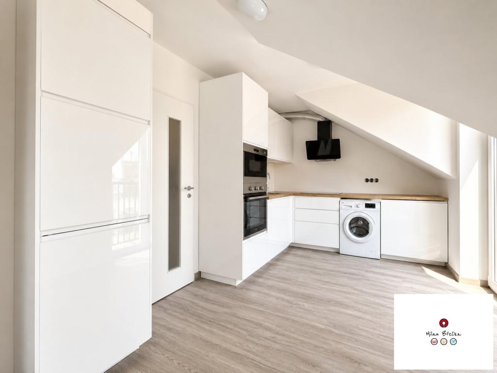 Pronájem bytu 1+kk 32 m2