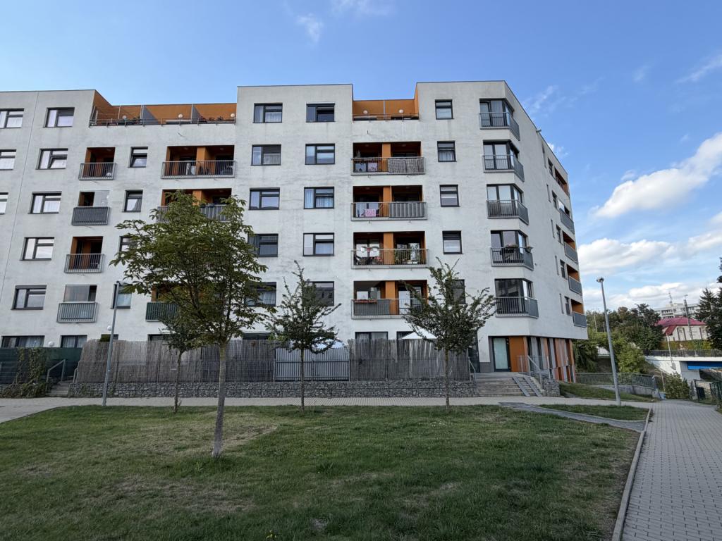 Pronájem bytu 1+kk 34 m2, Praha – náhled fotky 16