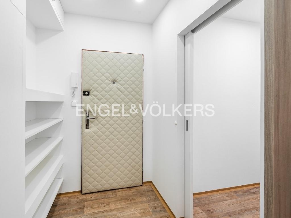 Pronájem bytu 3+kk 88 m2, Praha – náhled fotky 9
