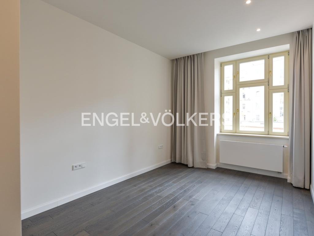 Pronájem bytu 4+kk 137 m2, Praha – náhled fotky 8