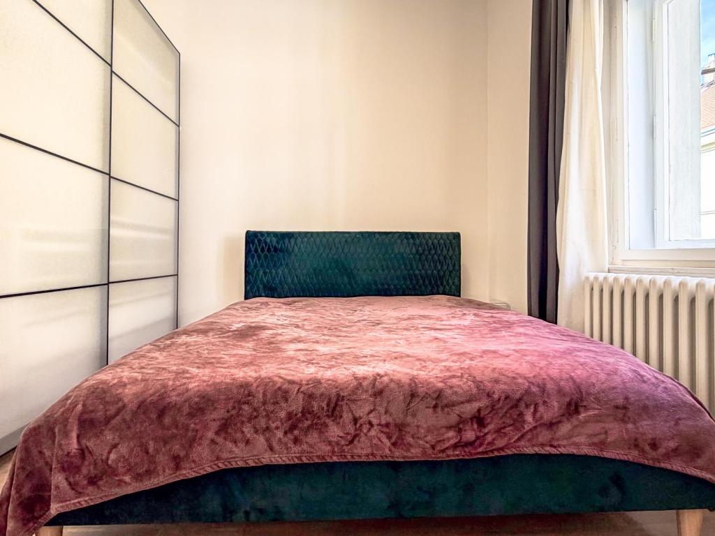 Pronájem bytu 2+kk 39 m2, Praha – náhled fotky 7