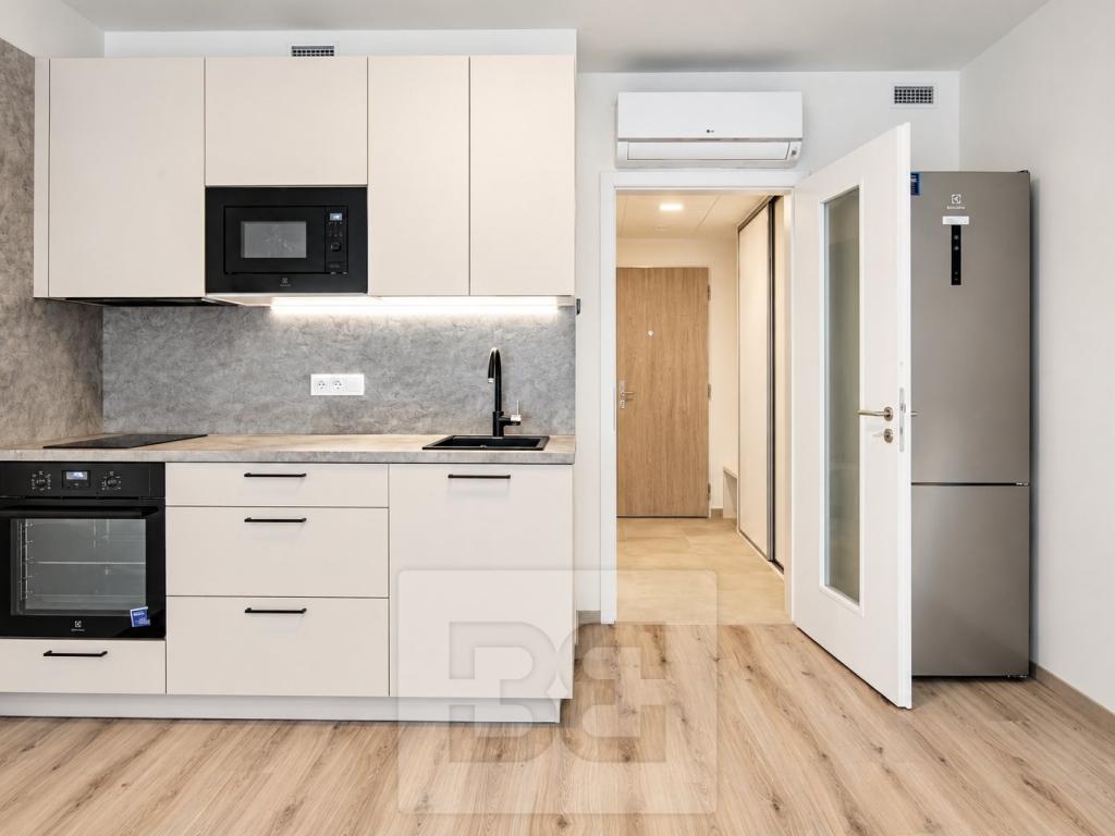 Pronájem bytu 1+kk 32 m2