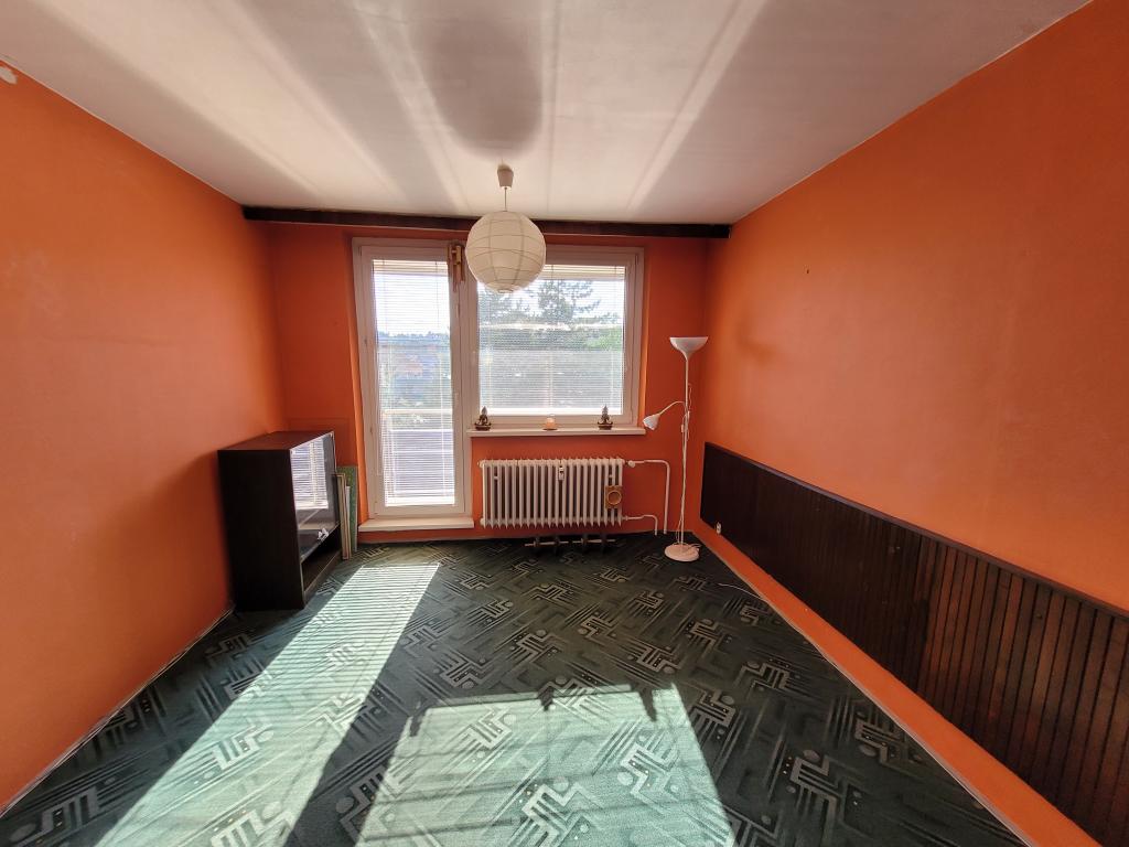 Pronajem bytu celý pokoj 60 m2