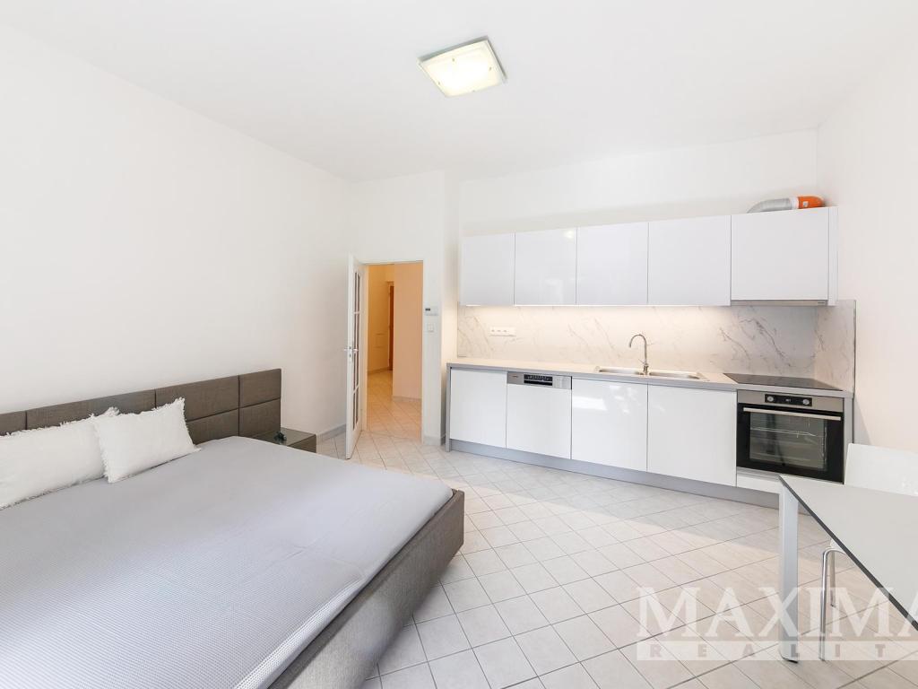 Pronájem bytu 1+kk 37 m2