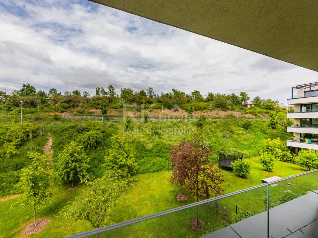 Pronájem bytu 3+kk 81 m2, Praha – náhled fotky 22