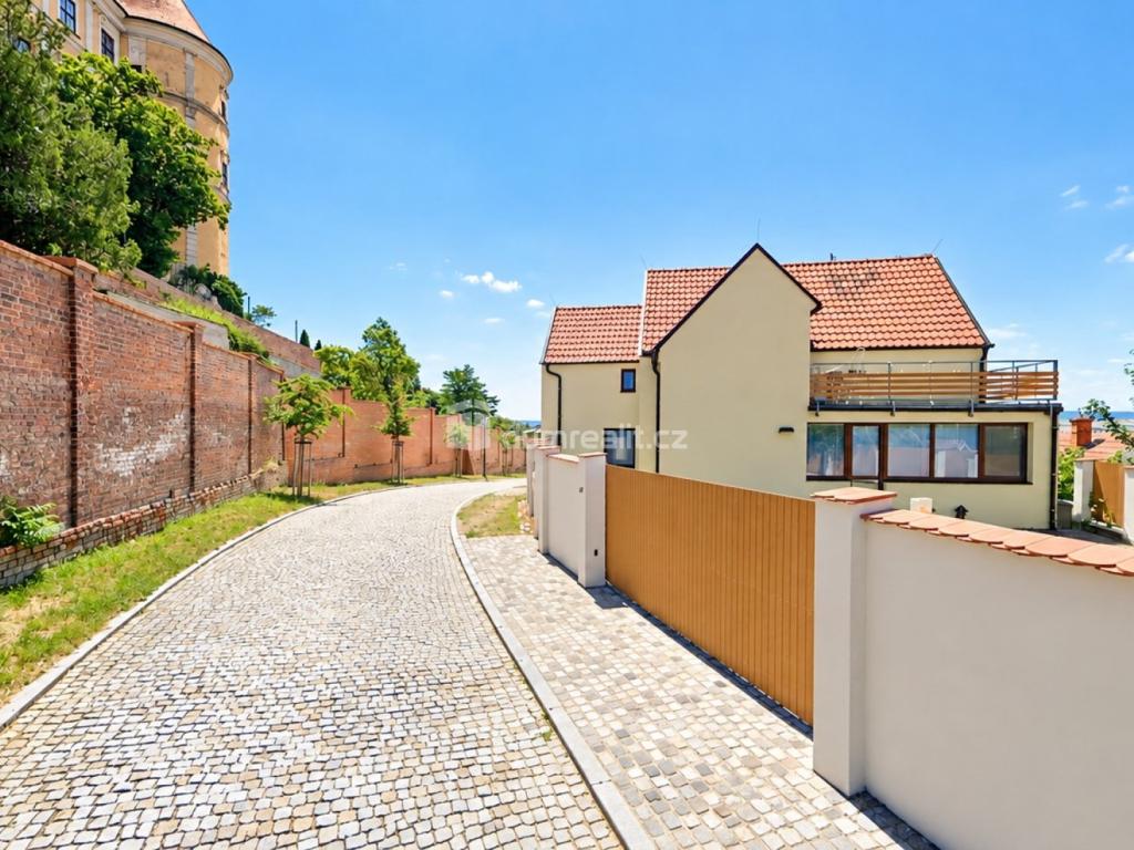 Pronájem bytu 1+1 30 m2
