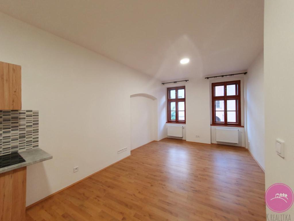 Pronájem bytu 1+kk 33 m2