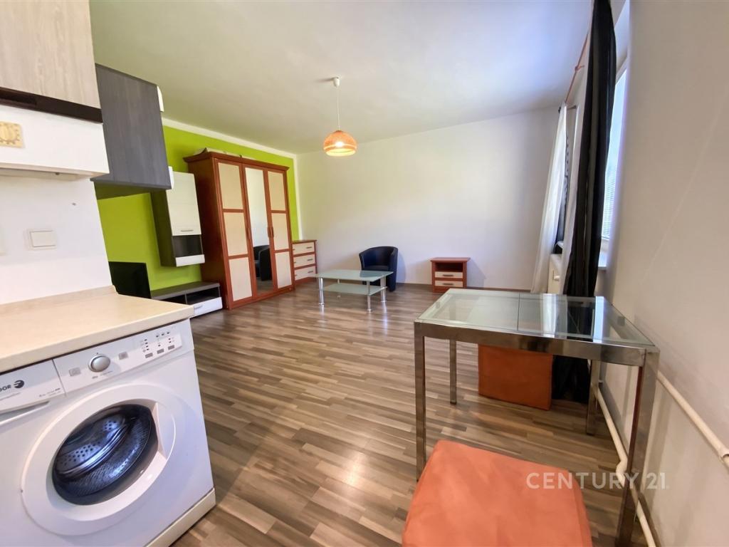 Pronájem bytu 1+kk 34 m2