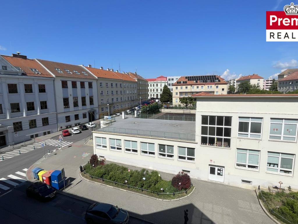 Pronájem bytu 1+1 52 m² – pohled 6