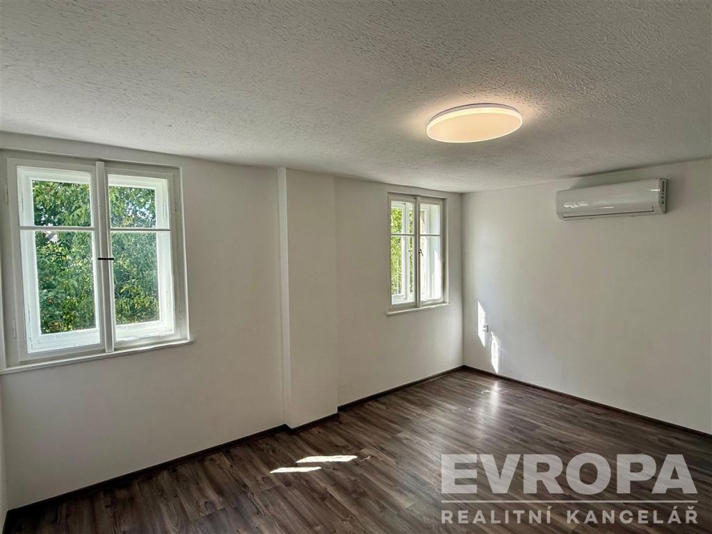 Pronájem bytu 1+1 40 m2