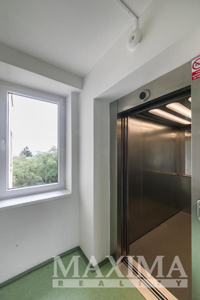 Pronájem bytu 3+kk 75 m2, Praha – náhled fotky 23