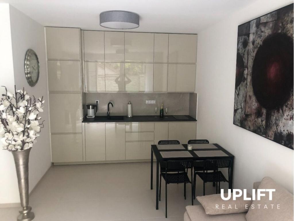 Pronájem bytu 2+kk 52 m2