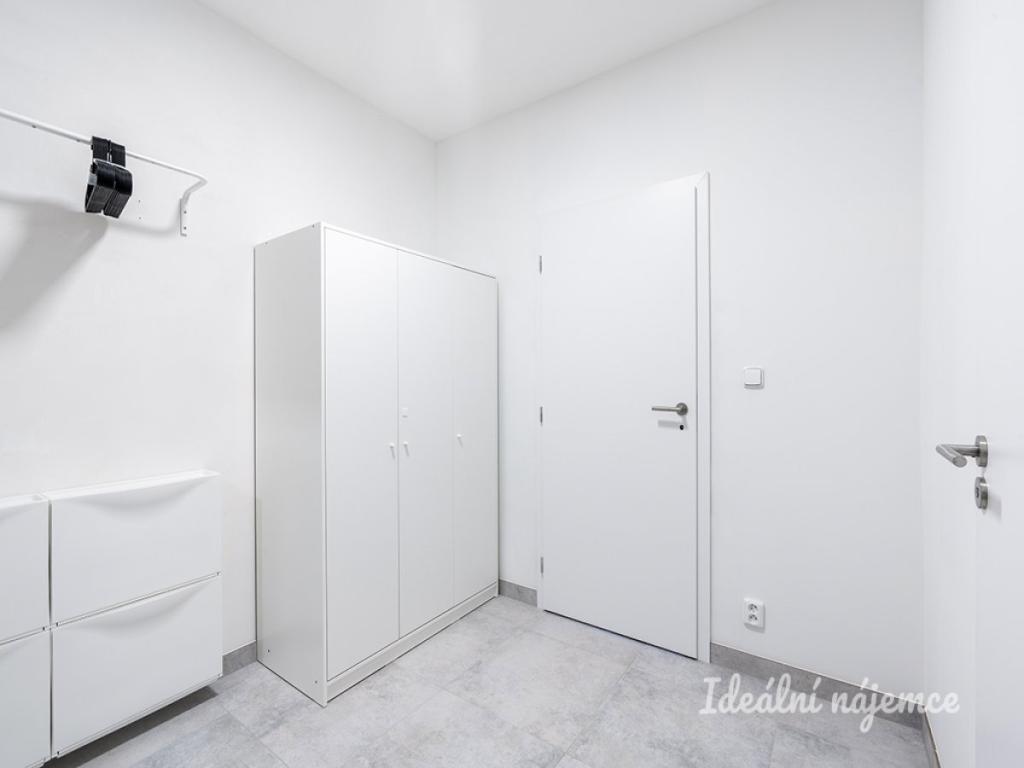 Pronájem bytu 2+kk 42 m2, Praha – náhled fotky 10