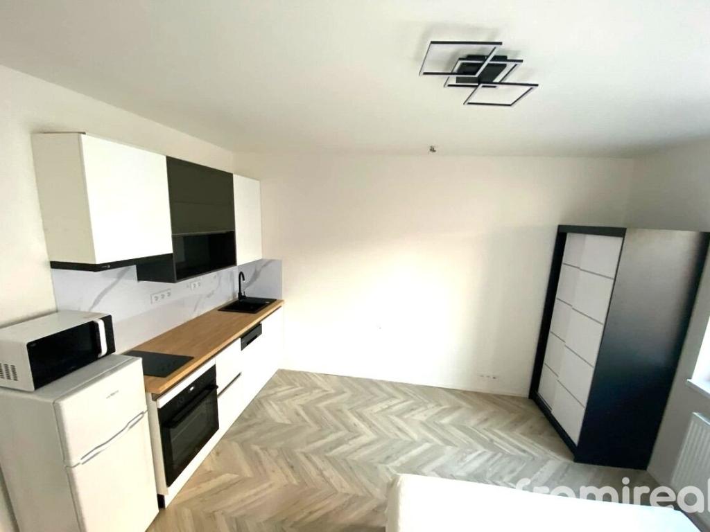Pronájem bytu 1+kk 27 m2