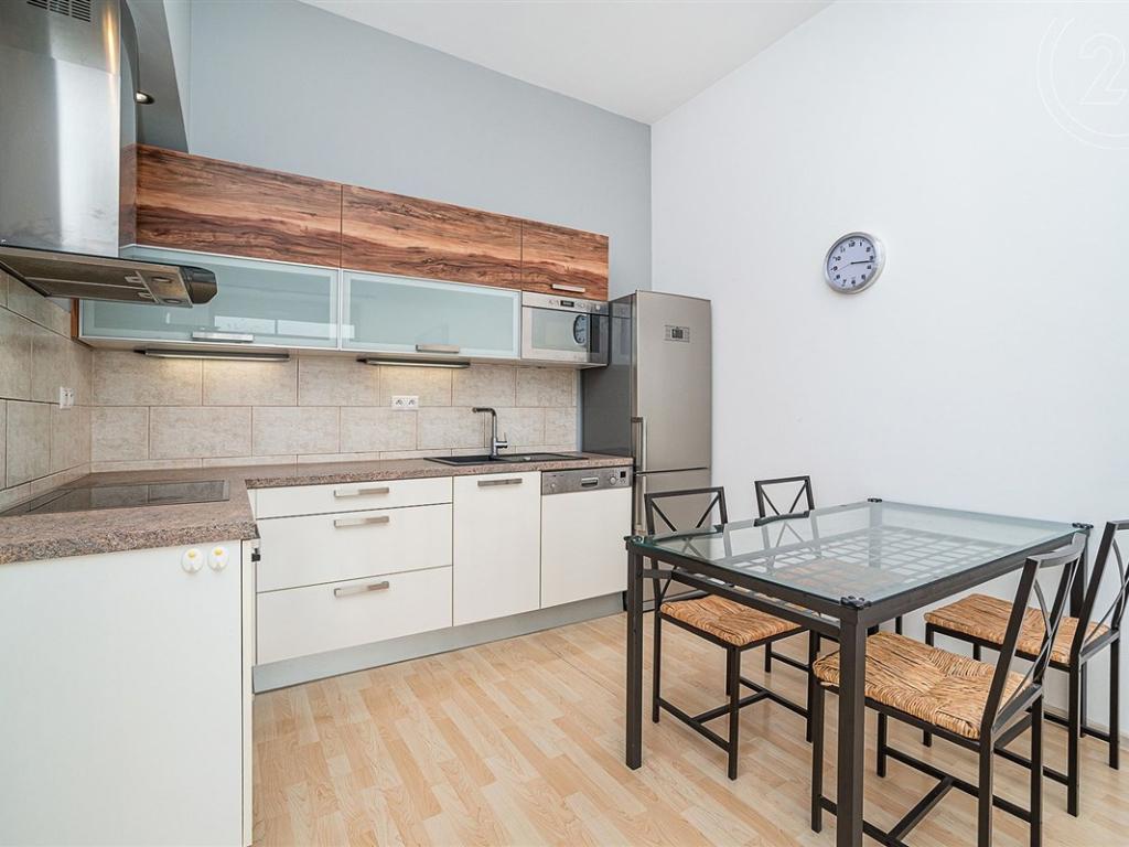 Pronájem bytu 2+kk 64 m2