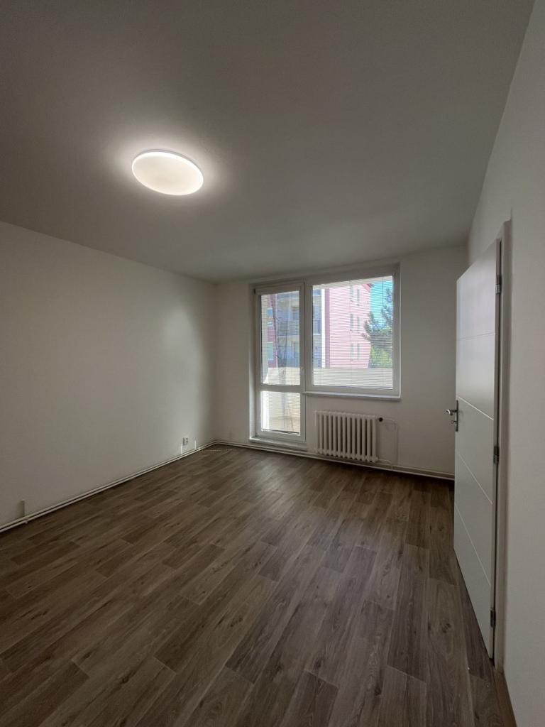 Pronájem bytu 3+1 72 m2, Slušovice – náhled fotky 3