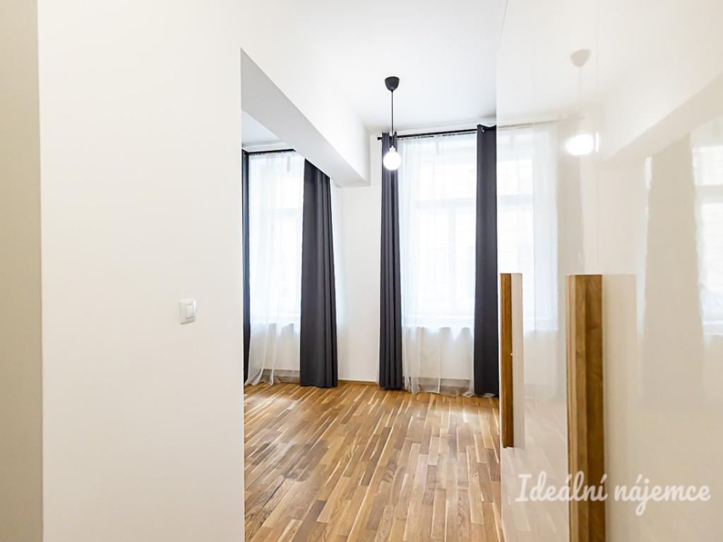 Pronájem bytu 1+kk 32 m2