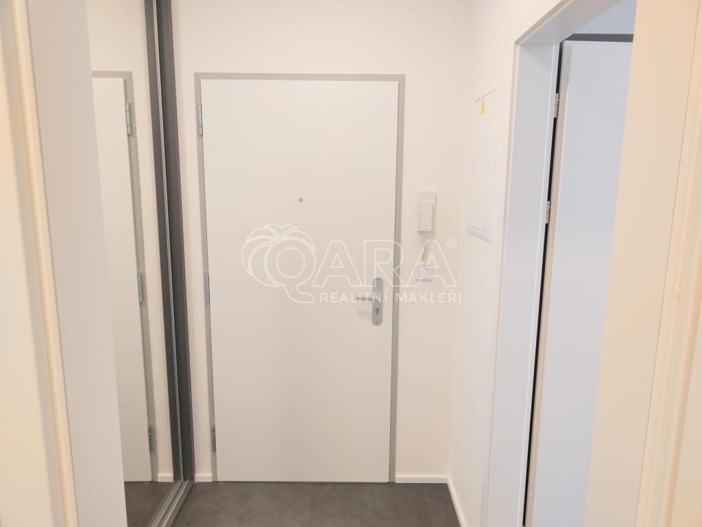 Prodej bytu 1+kk 32 m2, Praha – náhled fotky 9