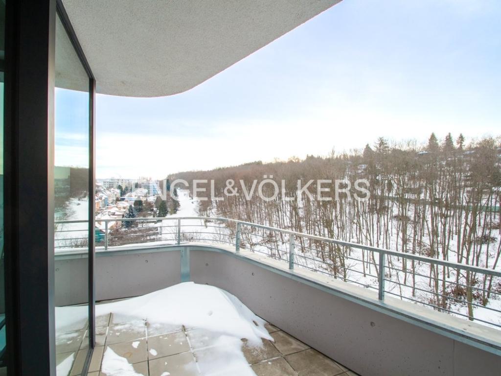 Pronájem bytu 6 a více 227 m2