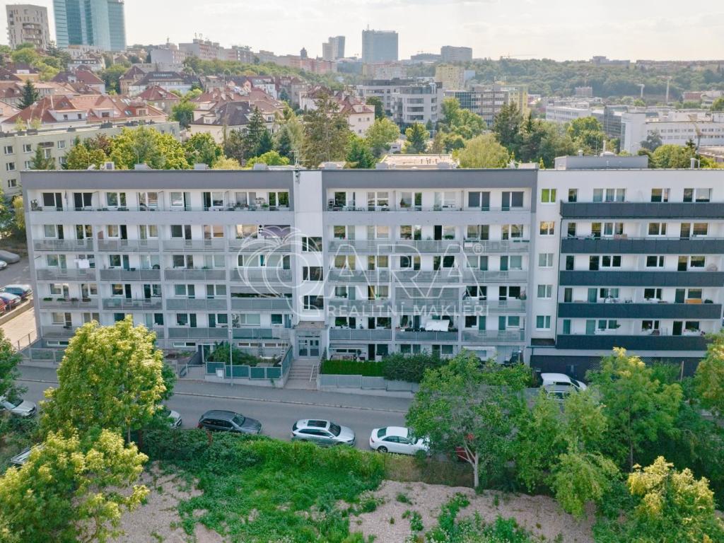 Prodej bytu 3+kk 75 m2, Praha – náhled fotky 33