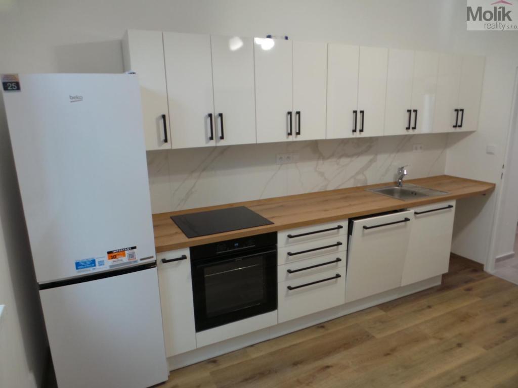 Pronájem bytu 2+1 56 m2