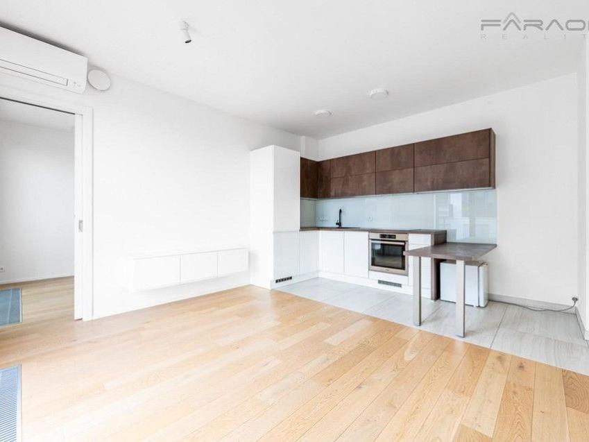 Pronájem bytu 2+kk 60 m2