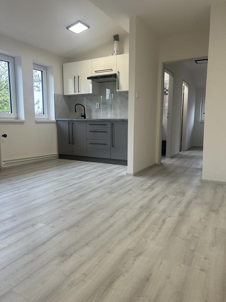 Pronájem bytu 1+kk 32 m2