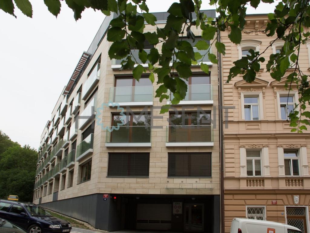 Pronájem bytu 2+kk 46 m² – pohled 2