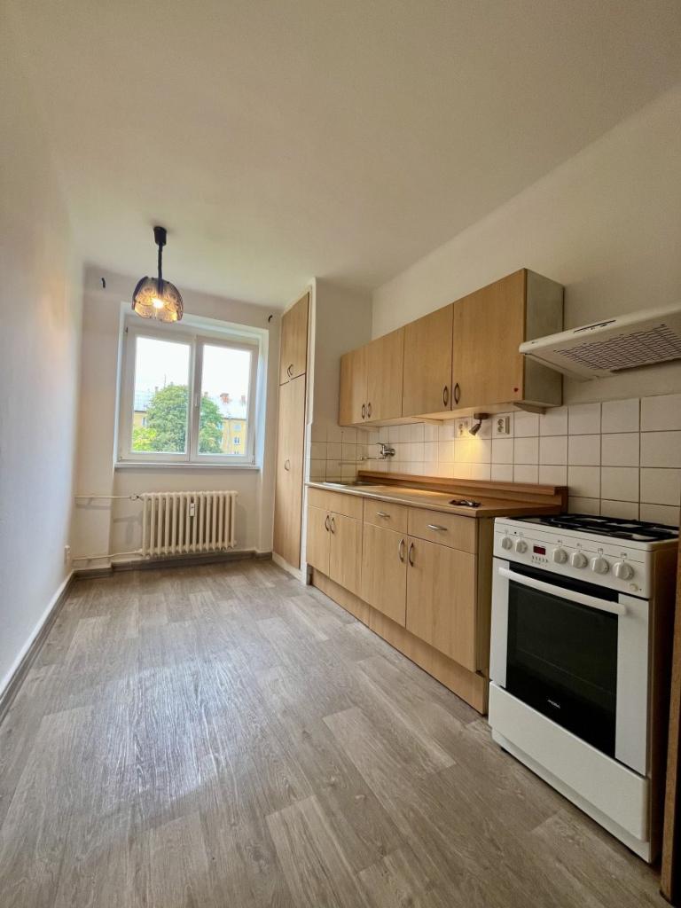 Pronájem 2+1, Ostrava - Bohuslava Martinů, 12900