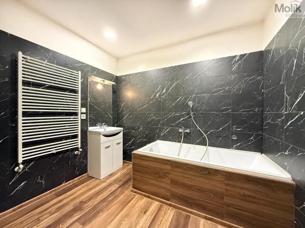 Pronájem bytu 3+kk 84 m2