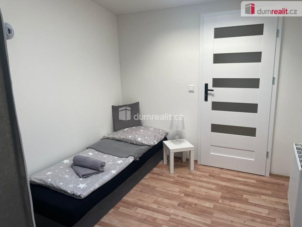 Pronájem bytu 1+kk 14 m², Praha, Praha