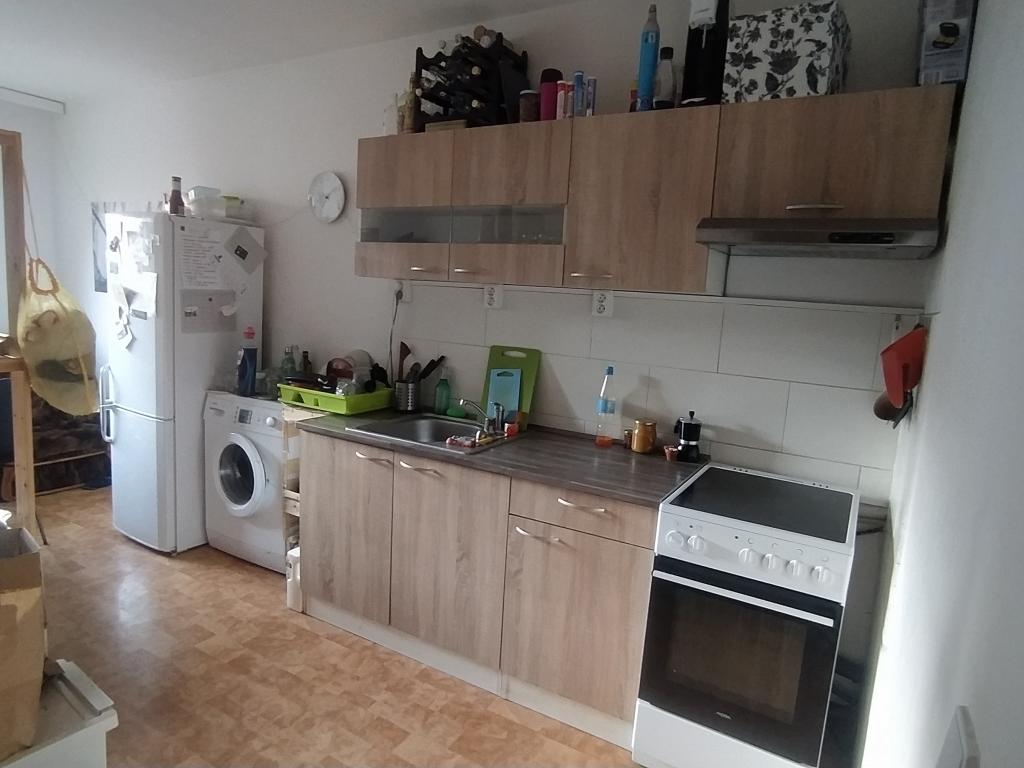 Spolubydleni bytu celý pokoj 86 m2