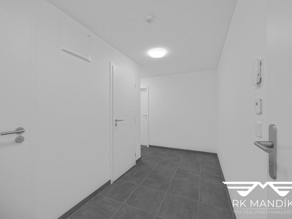 Pronájem bytu 2+kk 45 m2, Praha – náhled fotky 19