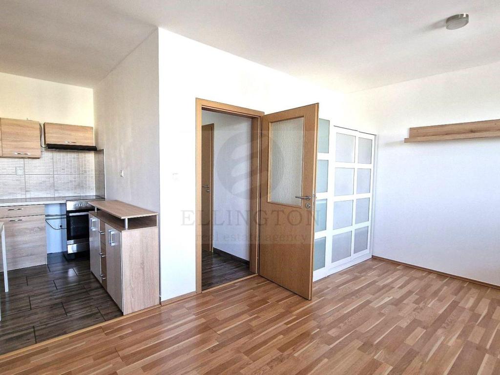 Pronájem bytu 1+kk 35 m2
