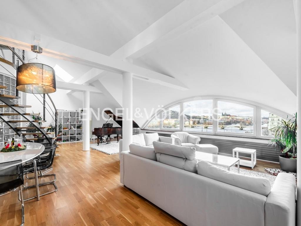 Pronájem bytu 6 a více 250 m2