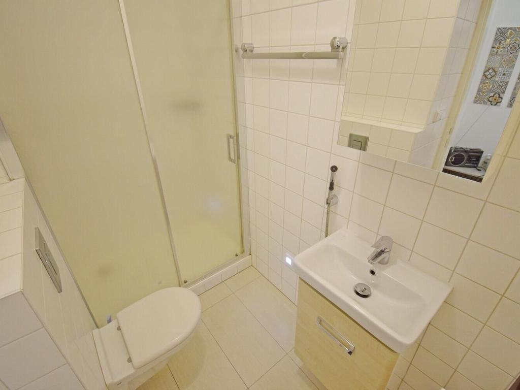 Pronájem bytu 1+kk 23 m2, Praha – náhled fotky 6