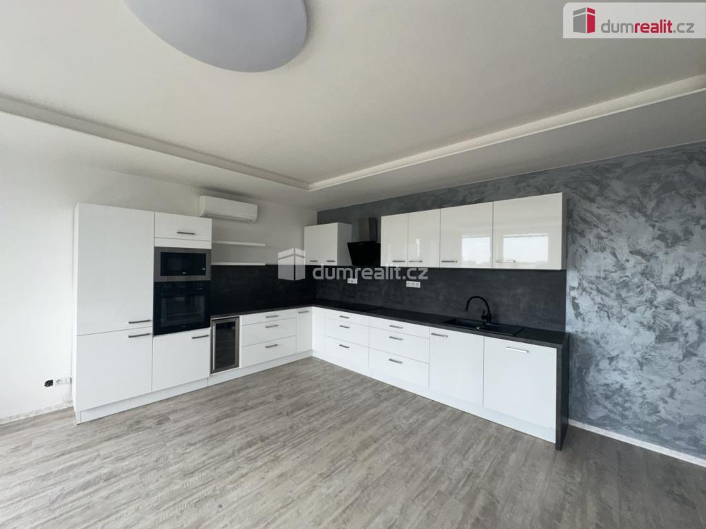 Pronájem bytu 3+kk 82 m2