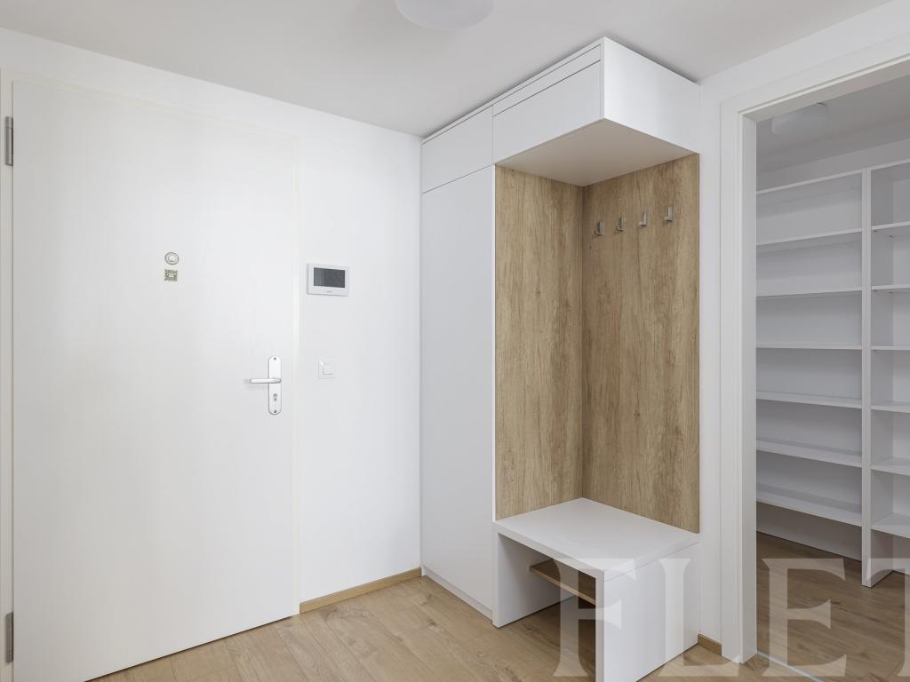 Pronájem bytu 2+kk 44 m2, Praha – náhled fotky 9