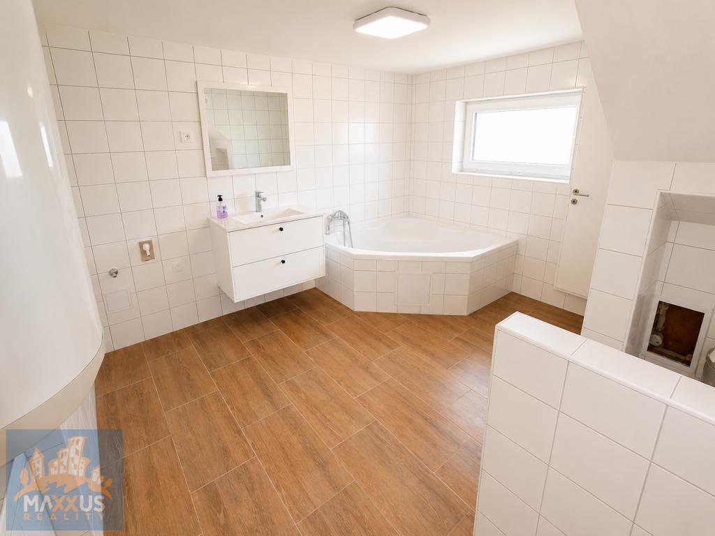 Pronájem bytu 4+kk 72 m2