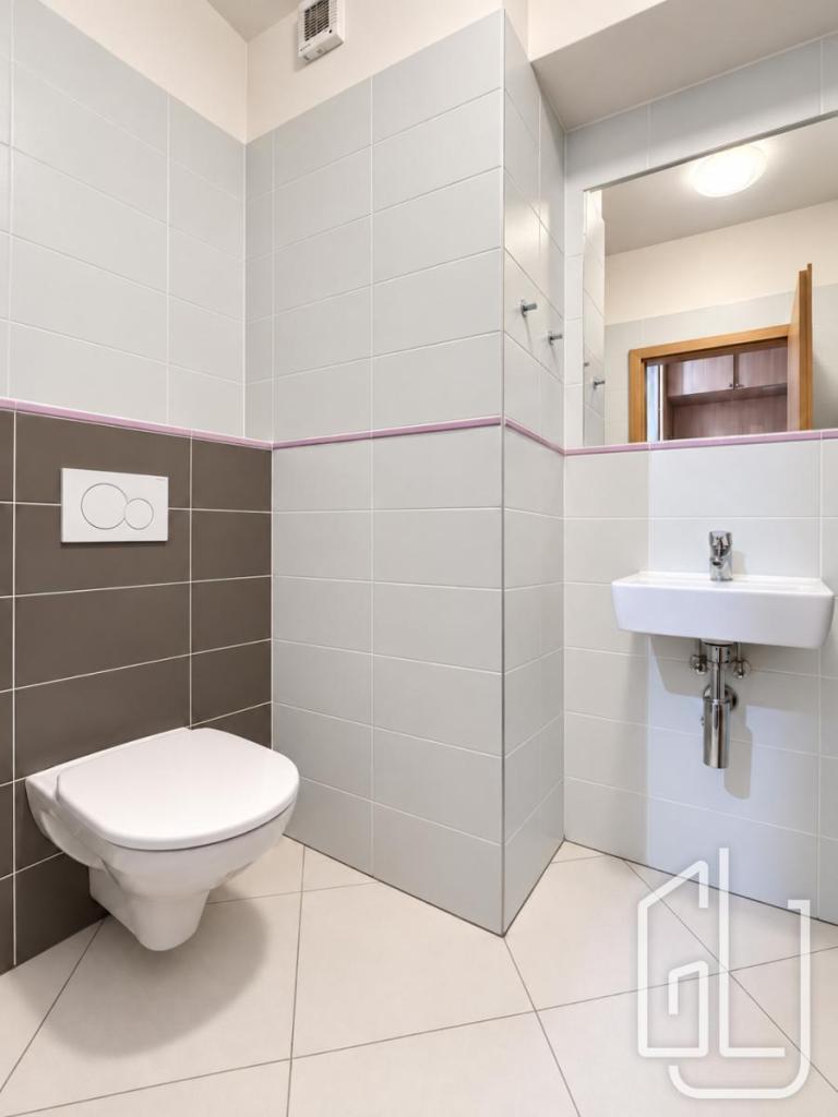 Prodej bytu 2+kk 74 m2, Praha – náhled fotky 13