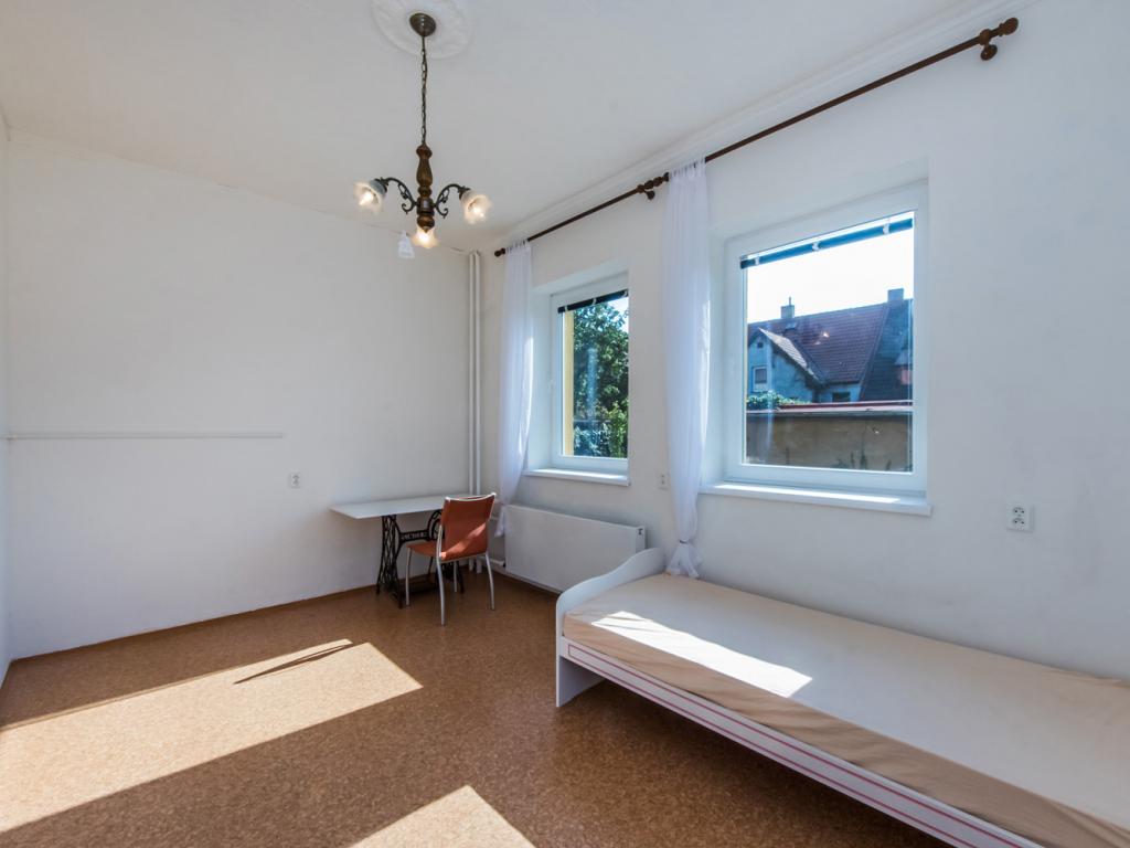 Spolubydleni bytu celý pokoj 15 m2