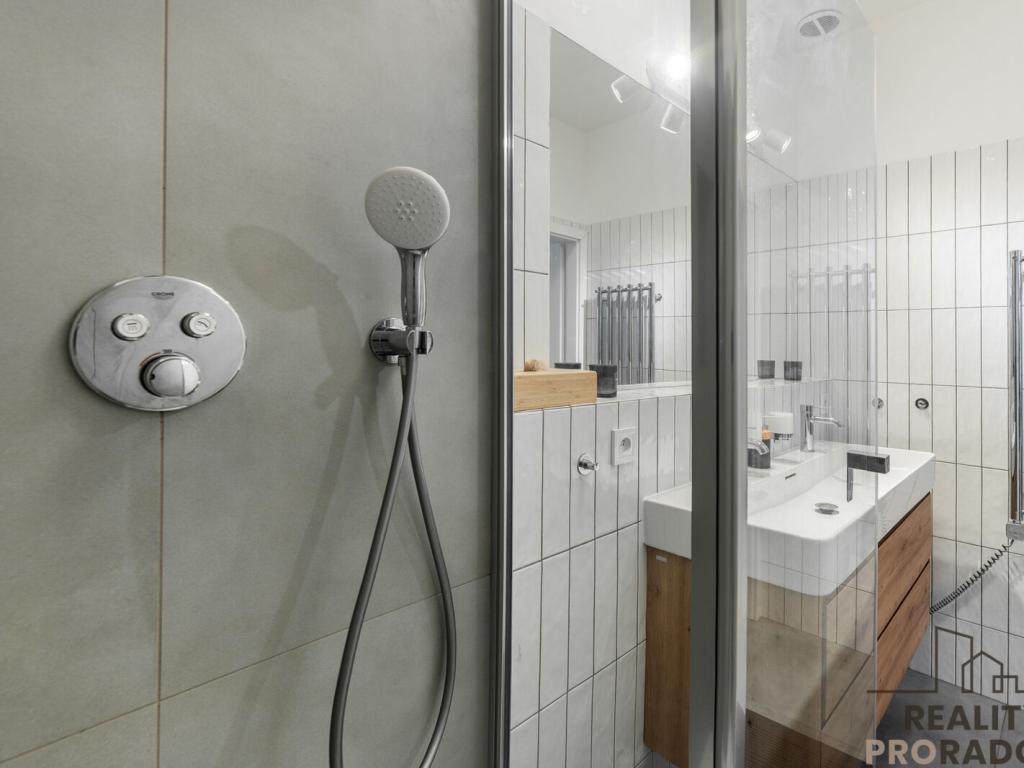 Prodej bytu 2+kk 40 m2, Praha – náhled fotky 8