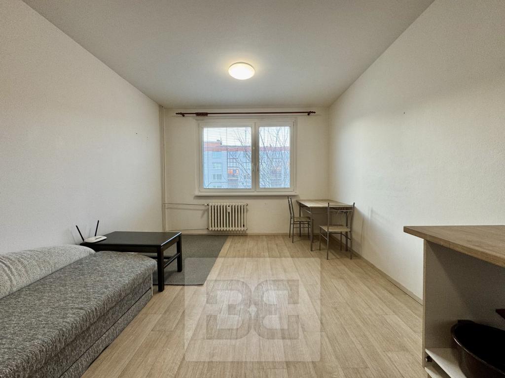Pronájem bytu 2+kk 36 m² – pohled 3