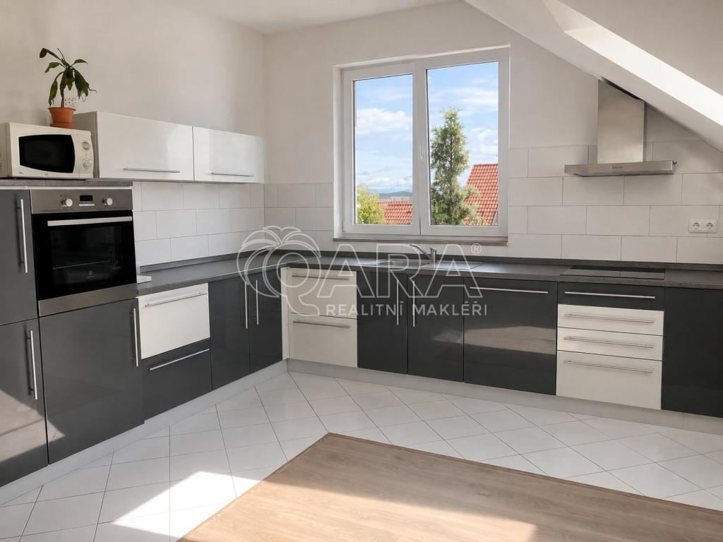 Pronájem bytu 4+kk 106 m2